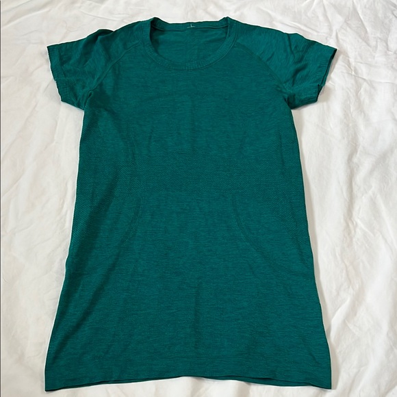 lululemon athletica Tops - Lululemon Swiftly Short Sleeve Heathered Teal Size 6